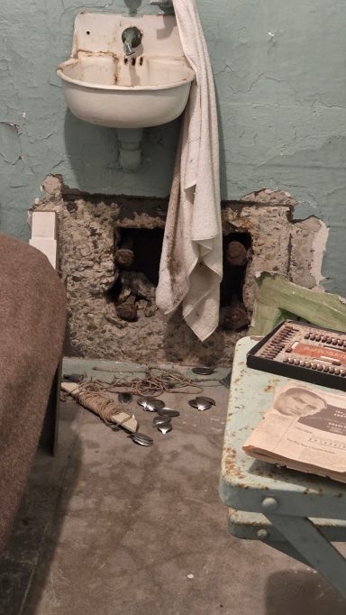 Alcatraz prison cell escape hole